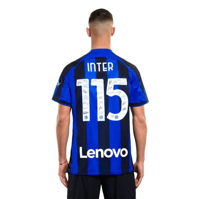 图片报：勒沃库森遭遇多次意外事件，到达曼市时已延误数小时（图片报：勒沃库森旅途波折不断，抵达曼市延误数小时）