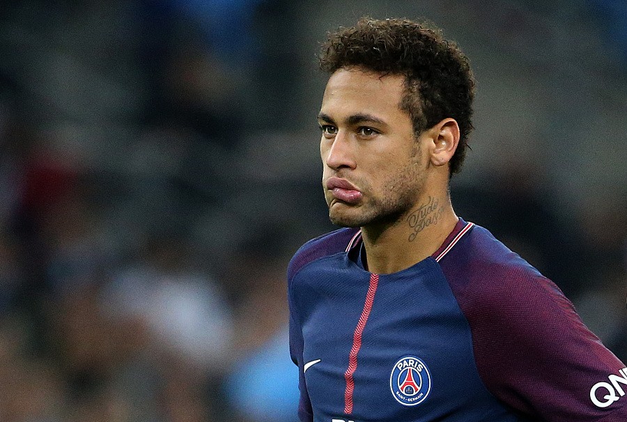 2.53米！麦克托米奈超C罗、奥纳丘，创最高高度倒钩进球（2.53米！麦克托米奈超越C罗和奥纳丘，刷新倒钩破门最高高度纪录）