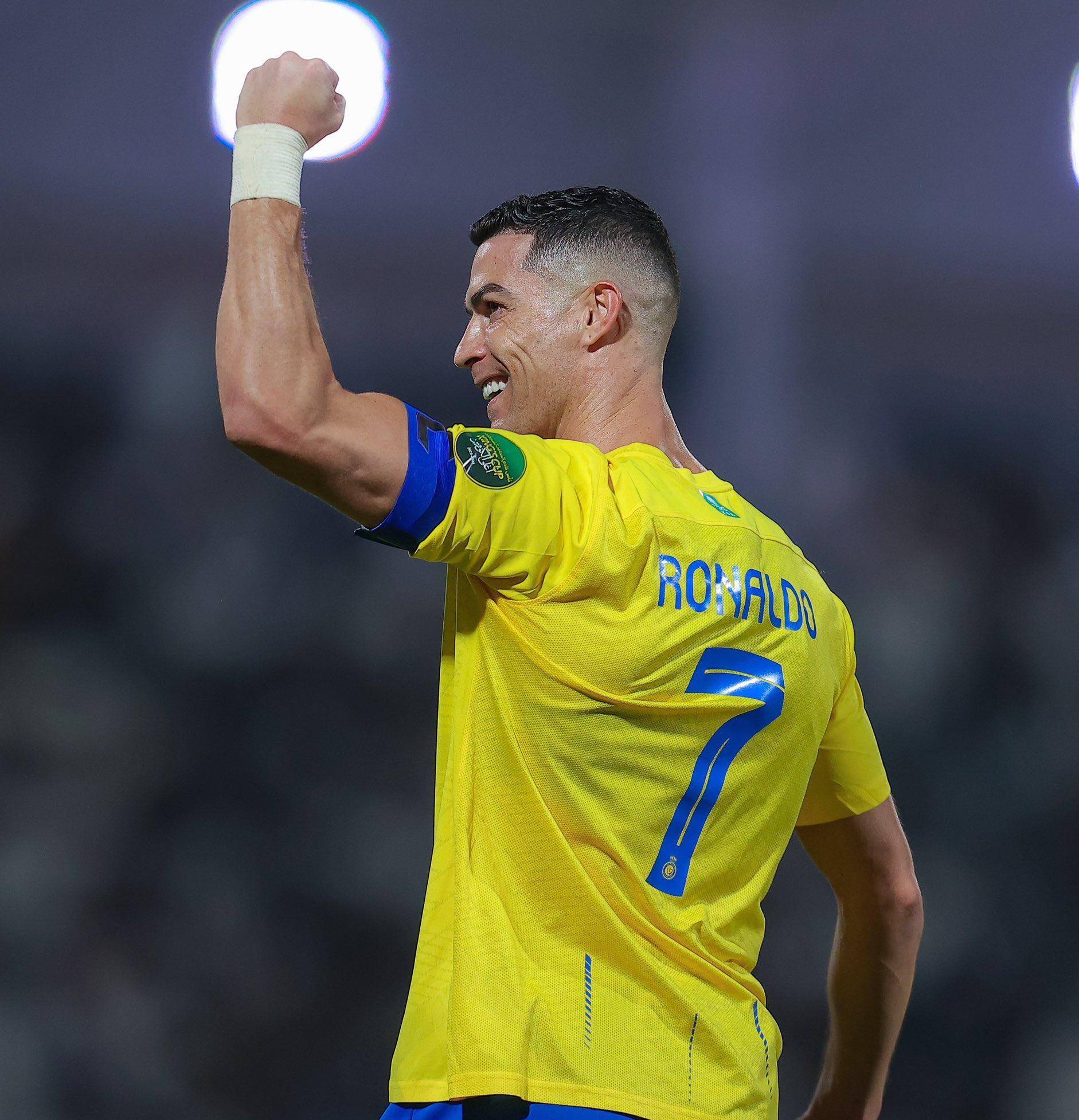 西班牙大名单：亚马尔领衔，奥尔莫在列，卡瓦哈尔、佩德里伤缺（西班牙阵容出炉：亚马尔领衔，奥尔莫入围，卡瓦哈尔、佩德里因伤缺席）