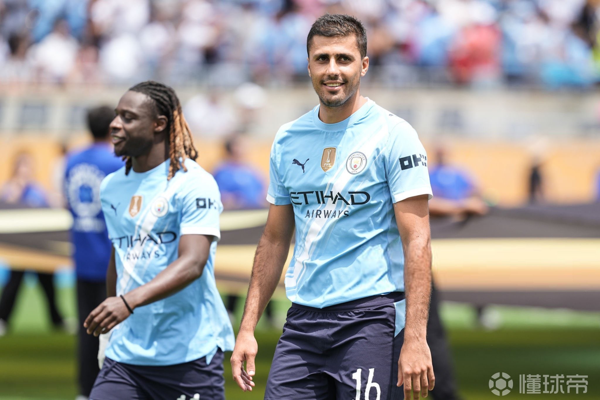 篮球湖人球员关键比赛中发挥稳定