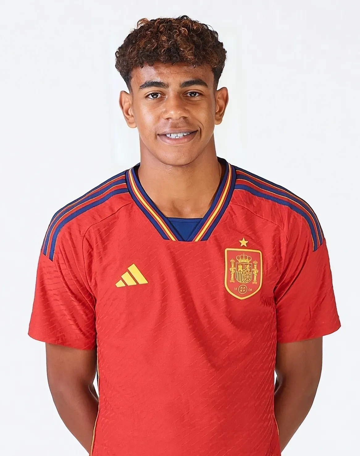 木塔力甫：邵导一直鼓励我们要有更高的目标、要前往欧洲发展（木塔力甫：邵导鼓励我们志在高远，进军欧洲）