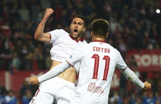 记者：米兰可能尝试冬窗送走圣地亚哥，然后再签更高效的前锋（记者称：米兰冬窗或放走圣地亚哥，转而引进效率更高的射手）