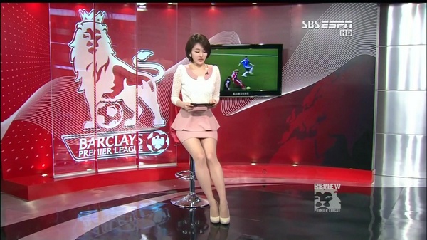 马德兴：中国足球受冷遇因成绩没突破，地方超火爆是大众怒其不争（马德兴：国足成绩难破局致整体遇冷，地方热度高因球迷恨铁不成钢）