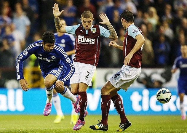 洛杉矶快船以131-116击败黄蜂，哈登55分创队史新高，成为NBA第四位得分超55分的球员，表现惊艳。（快船131-116力克黄蜂，哈登轰55分刷新队史纪录，成NBA史上第4位55+得分者，表现惊艳）