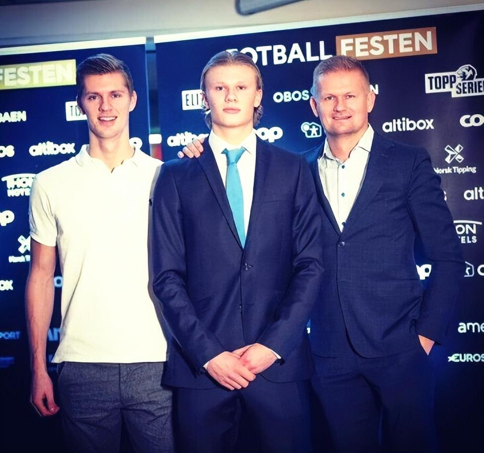 喀麦隆非洲杯大名单：姆伯莫领衔，巴索戈在列，奥纳纳无缘（喀麦隆非洲杯名单出炉：姆伯莫压阵，巴索戈入选，奥纳纳落选）