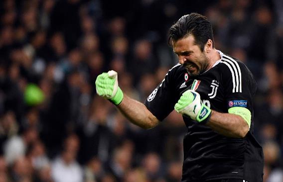 本世纪德甲戴帽数前10：莱万384场16次第1，凯恩76场10次第3（本世纪德甲帽子戏法榜前十：莱万384战16帽居首，凯恩76战10帽第三）