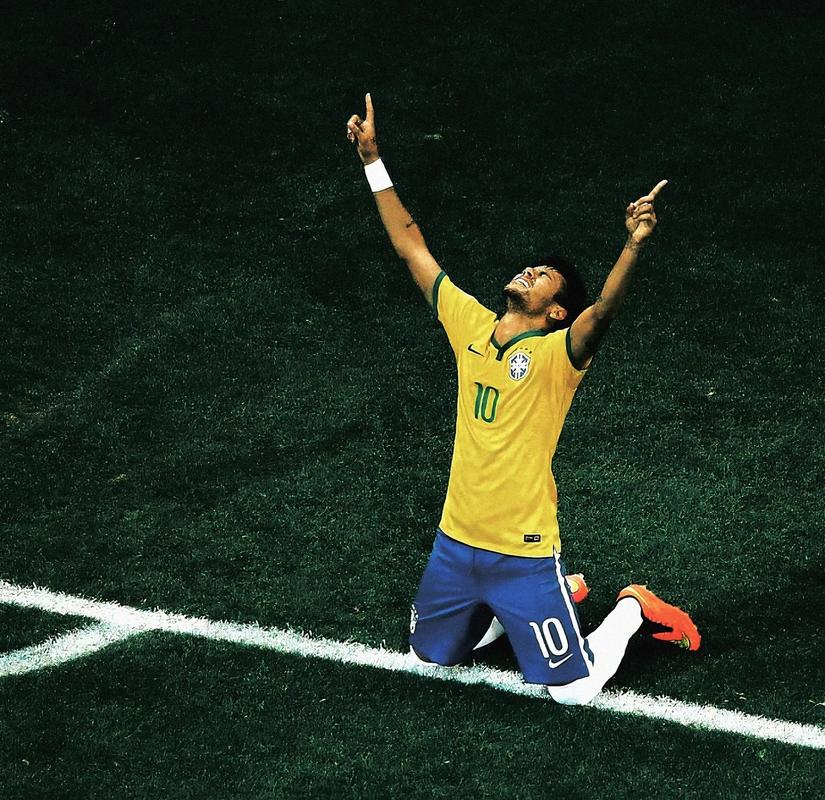 湖人詹姆斯关键封盖锁定胜局（詹姆斯关键大帽助湖人取胜）