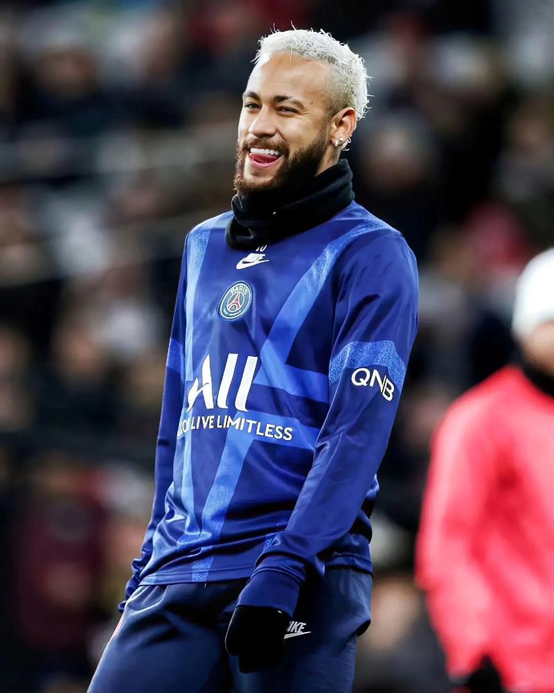 法媒：于帕梅卡诺成为皇马的首选，他已与皇马达成口头协议（法媒：皇马将于帕梅卡诺列为头号目标，双方已口头达成一致）