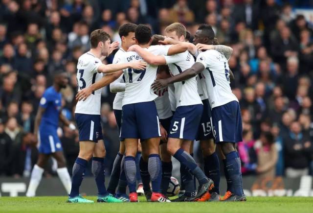 半场战报：西班牙人1-0巴列卡诺，罗伯托-费尔南德斯点射破门（半场速报：西班牙人1-0领先巴列卡诺，罗伯托-费尔南德斯点球命中）